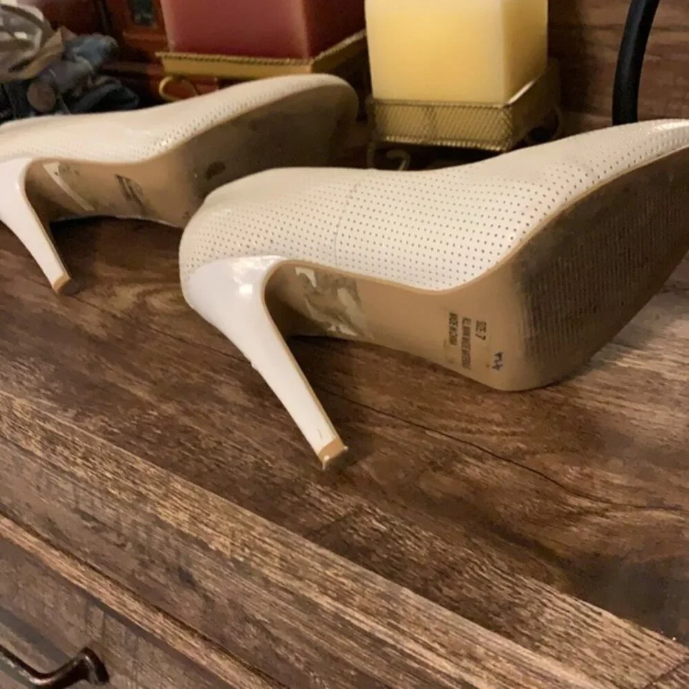 Heels - Picture 8 of 8
